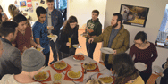 Studierende aus Kolumbien und Spanien stellen ihre Heimat vor