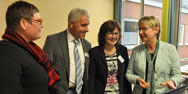v. l. Professorin Alexandra Engel (ZZHH der HAWK ), Andreas H&ouml;lzchen (BBS Holzminden), Sabine F