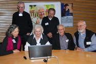 Die Computer-Gruppe Hi-Senior ber&auml;t Prof. Dr. Ulrike Marotzki (l.) &uuml;ber die Anforderungen 