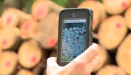 Christopher Herbon stellt das Projekt ?Foto-optische Vermessung von Holz per Smartphone? vor.