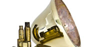 Sina Faikusch formte Glocken aus Munition