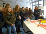 Hainberg Sch&uuml;lerinnen zu Besuch an der HAWK Fakult&auml;t Naturwissenschaften und Technik in G&