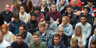 B&uuml;cher und Patenschaftsabonnements im Wert von rund 120.000 Euro f&uuml;r Studierende der HAWK