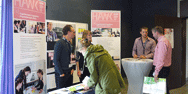 Physiotherapiestudierende pr&auml;sentieren Gesundheitsstudieng&auml;nge der HAWK