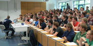 Studierende bei einem Vortrag