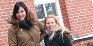 Kristina H&ouml;sl und Manuela Momm freuen sich &uuml;ber ihre Auszeichnung